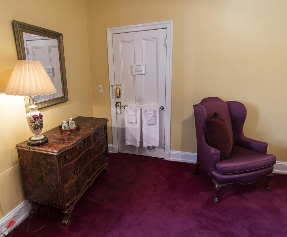 La Reserve Bed & Breakfast 3*