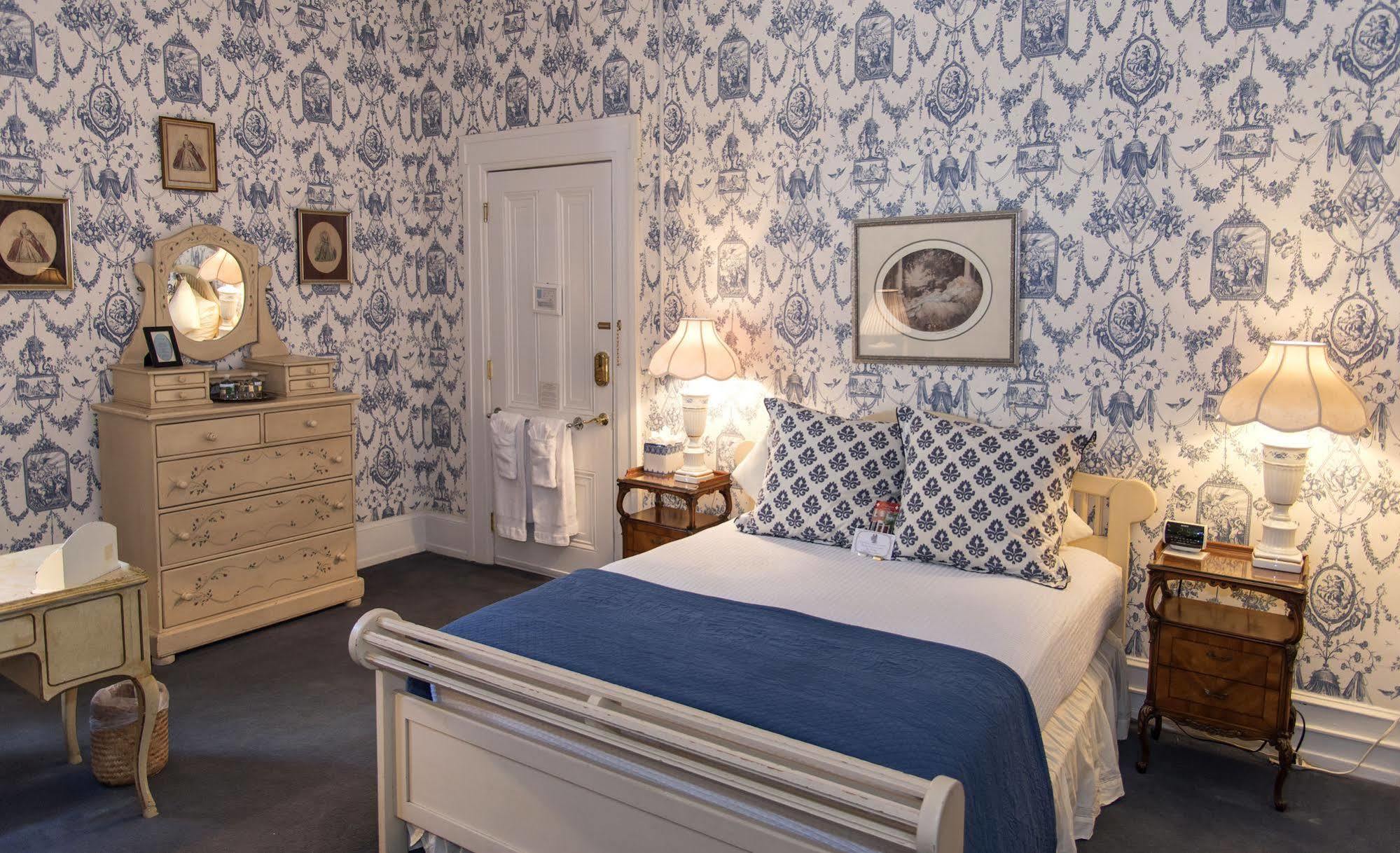 La Reserve Bed & Breakfast 3*